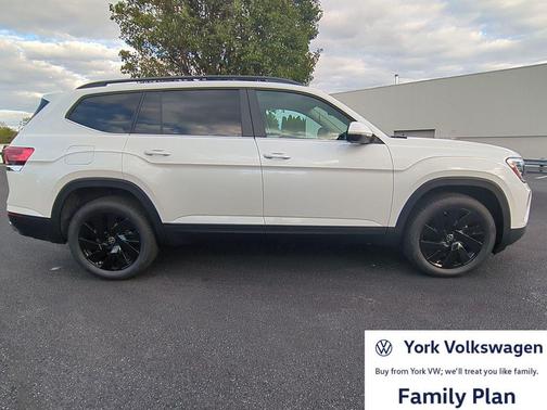 opal white pearl 2026 Volkswagen Atlas 2.0T SE w/Technology 4MOTION