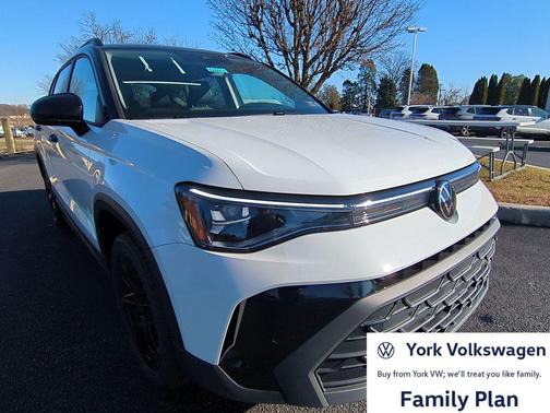 2026 Volkswagen Taos SE Black