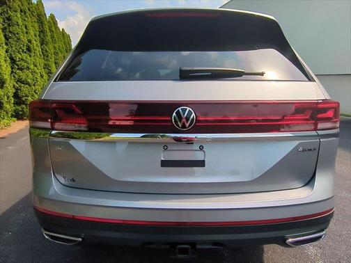 2025 Volkswagen Atlas 2.0T SE w/Technology 4MOTION