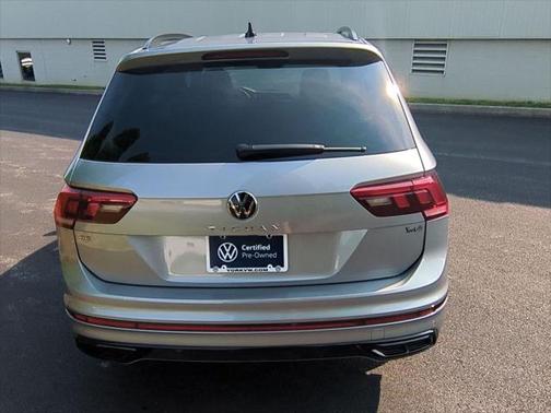 2024 Volkswagen Tiguan 2.0T SE R-Line Black
