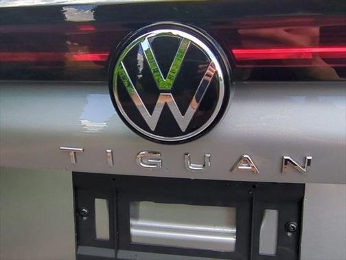2025 Volkswagen Tiguan 2.0T SE
