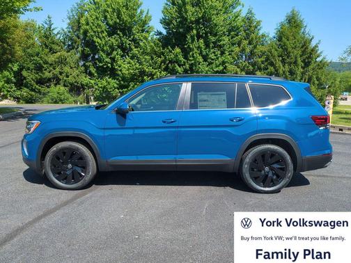 Avocado Green Pearl 2026 Volkswagen Atlas 2.0T SE w/Technology 4MOTION