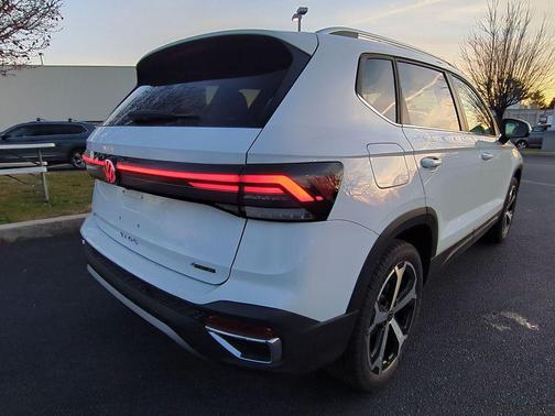 2026 Volkswagen Taos SEL