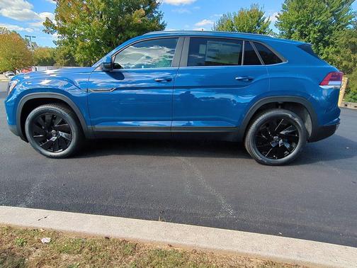 2026 Volkswagen Atlas Cross Sport 2.0T SE w/Technology 4MOTION