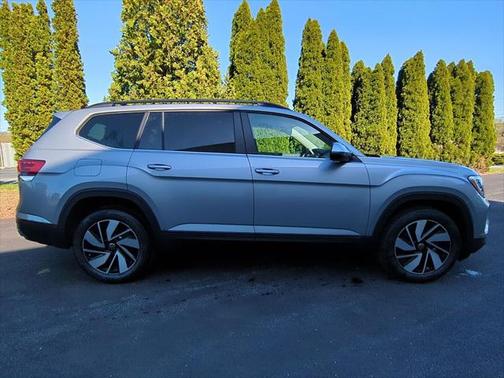 2025 Volkswagen Atlas 2.0T SE w/Technology 4MOTION