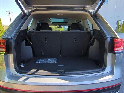 2025 Volkswagen Atlas 2.0T SE w/Technology 4MOTION