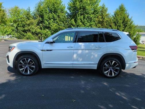 Opal White Pearl 2026 Volkswagen Atlas 2.0T SEL Premium R-Line 4MOTION