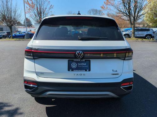 2025 Volkswagen Taos 1.5T SE