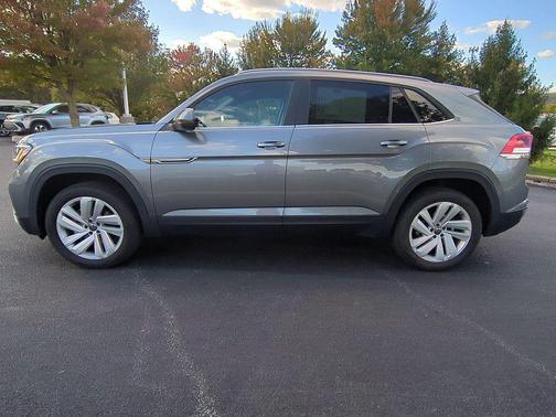 2022 Volkswagen Atlas Cross Sport 2.0T SE w/Technology 4MOTION