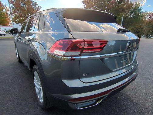 2022 Volkswagen Atlas Cross Sport 2.0T SE w/Technology 4MOTION