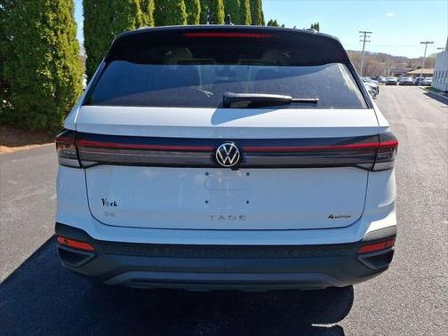 2025 Volkswagen Taos 1.5T SE Black