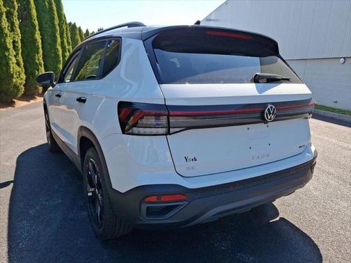 2025 Volkswagen Taos 1.5T SE Black