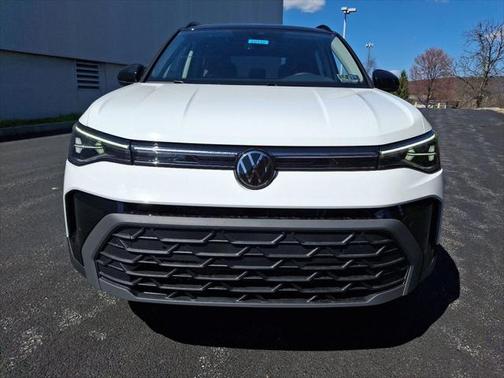 2025 Volkswagen Taos 1.5T SE Black