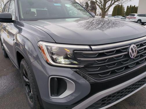 2026 Volkswagen Atlas Peak Edition