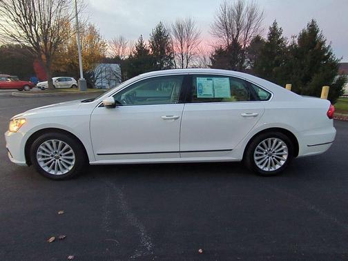 2017 Volkswagen Passat 1.8T SE