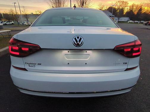 2017 Volkswagen Passat 1.8T SE