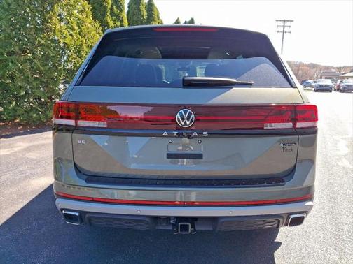 2025 Volkswagen Atlas 2.0T Peak Edition