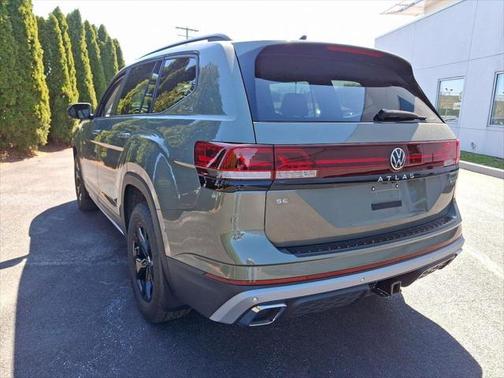 2025 Volkswagen Atlas 2.0T Peak Edition