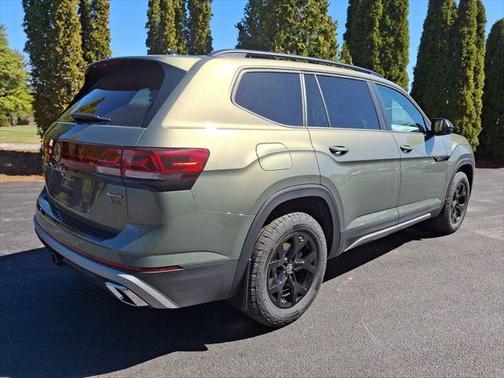 2025 Volkswagen Atlas 2.0T Peak Edition