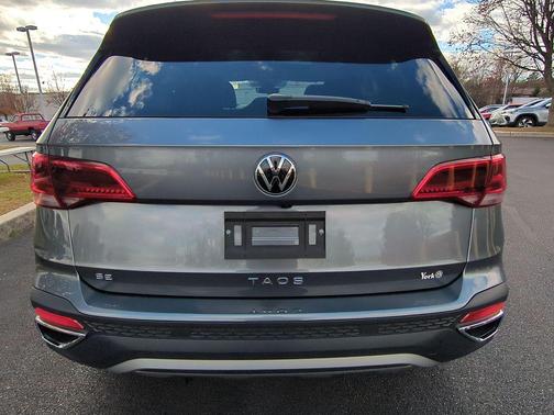 2024 Volkswagen Taos 1.5T SE