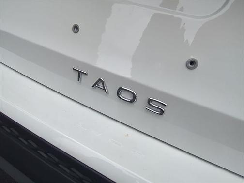 2025 Volkswagen Taos 1.5T SE Black