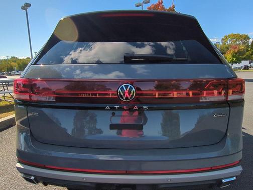 2025 Volkswagen Atlas 2.0T Peak Edition