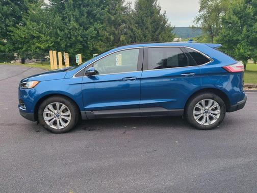 Blue Metallic 2020 Ford Edge Titanium