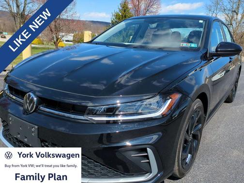 Deep Black 2025 Volkswagen Jetta 1.5T SE