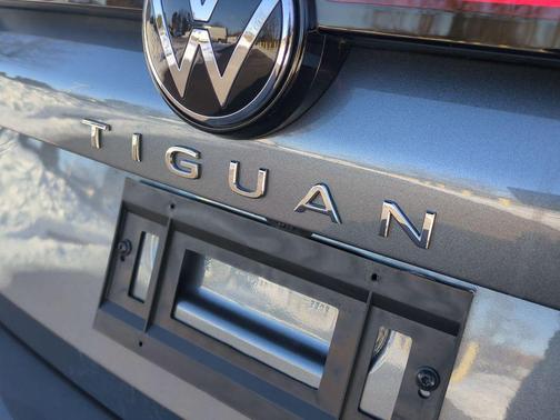 2025 Volkswagen Tiguan 2.0T SE 4MOTION