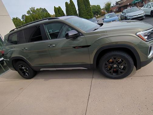 2025 Volkswagen Atlas 2.0T Peak Edition