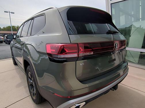 2025 Volkswagen Atlas 2.0T Peak Edition