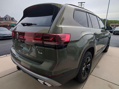 2025 Volkswagen Atlas 2.0T Peak Edition