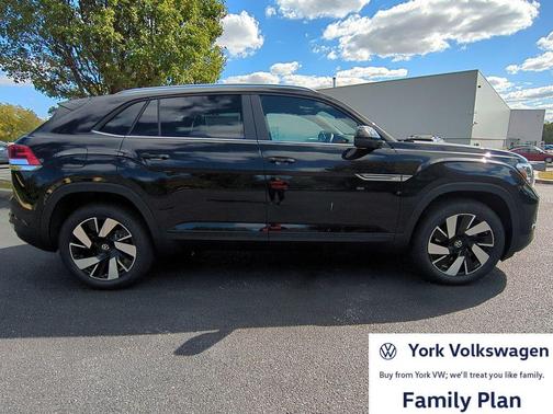deep black pearl 2026 Volkswagen Atlas Cross Sport 2.0T SE w/Technology 4MOTION