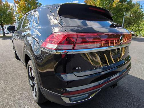 2026 Volkswagen Atlas Cross Sport 2.0T SE w/Technology 4MOTION