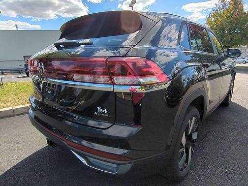 2026 Volkswagen Atlas Cross Sport 2.0T SE w/Technology 4MOTION