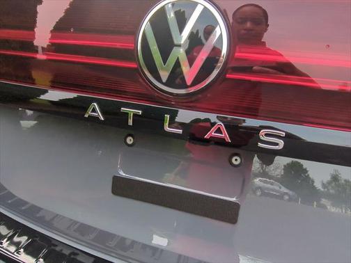 2025 Volkswagen Atlas 2.0T Peak Edition