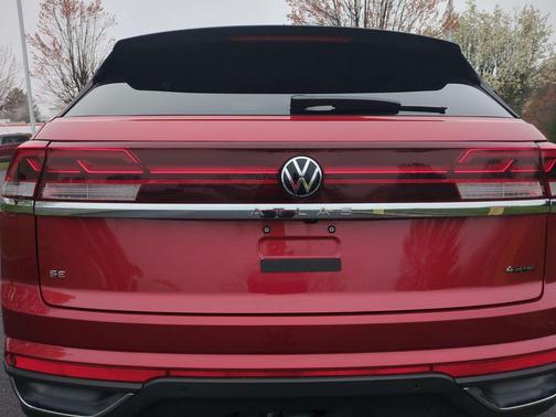 2024 Volkswagen Atlas Cross Sport 2.0T SE w/Technology 4MOTION