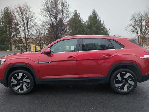2024 Volkswagen Atlas Cross Sport 2.0T SE w/Technology 4MOTION