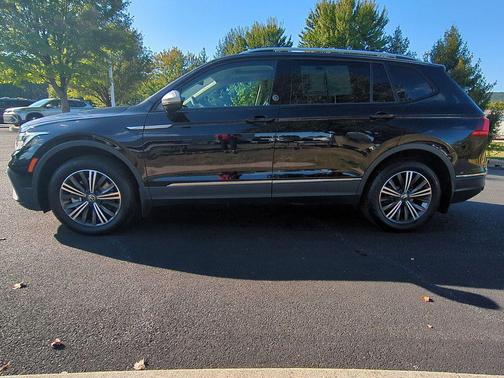 2024 Volkswagen Tiguan 2.0T Wolfsburg Edition