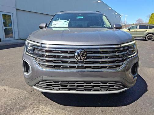 2025 Volkswagen Atlas 2.0T SE w/Technology 4MOTION