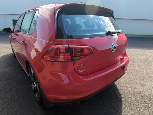 2017 Volkswagen Golf GTI 2.0T SE 4-Door