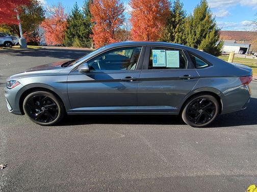 2025 Volkswagen Jetta 1.5T SE