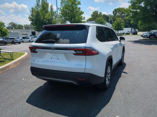 Pearl 2025 Toyota Grand Highlander Limited