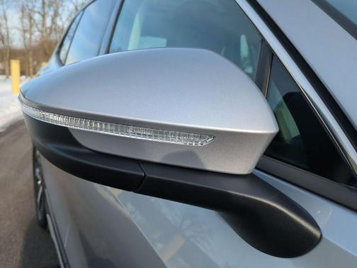 2025 Volkswagen Tiguan 2.0T SE 4MOTION