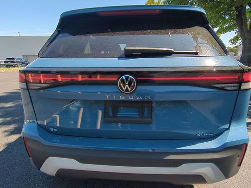 2025 Volkswagen Tiguan 2.0T SE 4MOTION
