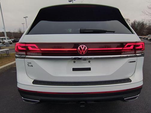 2025 Volkswagen Atlas 2.0T SE w/Technology 4MOTION