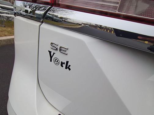 2025 Volkswagen Atlas 2.0T SE w/Technology 4MOTION