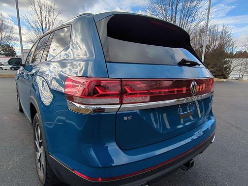 2025 Volkswagen Atlas 2.0T SE w/Technology 4MOTION