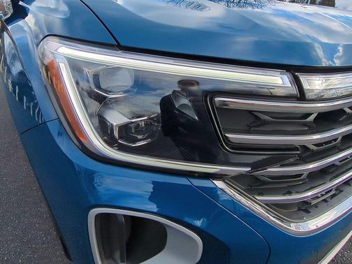 2025 Volkswagen Atlas 2.0T SE w/Technology 4MOTION