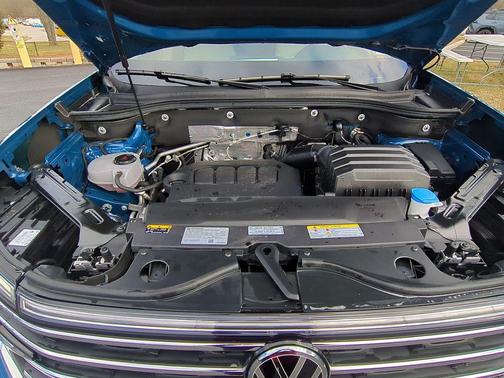 2025 Volkswagen Atlas 2.0T SE w/Technology 4MOTION